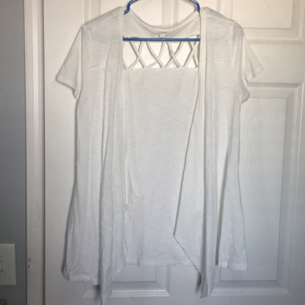 Maurices Medium White Open Front Top